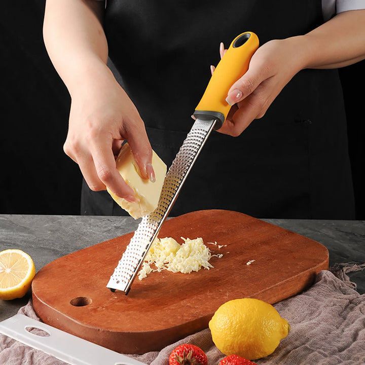 1pc Stainless Steel Wire Grater Plastic Anti Slip Handle Cheese Grater Chocolate Lemon Grater Garlic Fruit Grater Kitchen Gadget